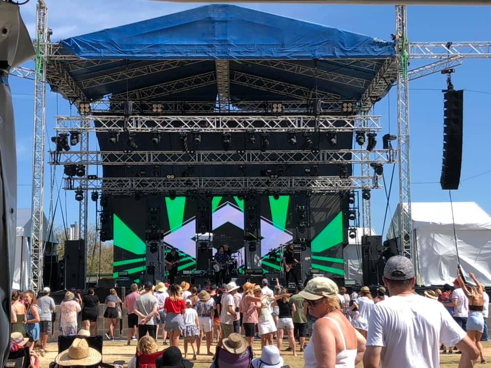 10158092297982538 1973146132271857664 N 1