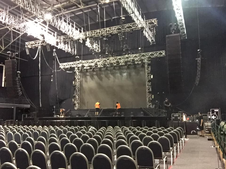 10156936137419277 4330432657734238208 N